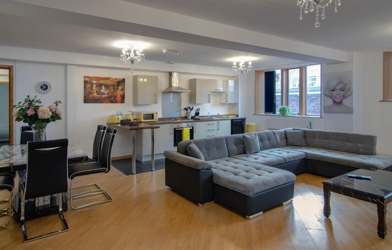 Super Spacious Church Conversion Close To Tower Blackpool Exterior foto